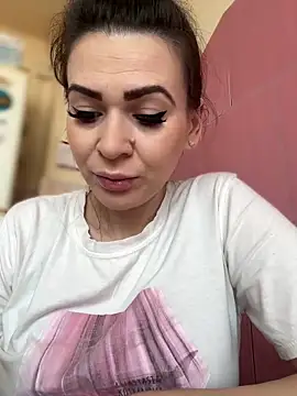 iSelena online show from March 17, 7:55 am