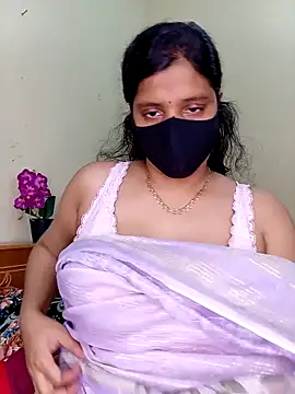 Snapshot of Rose-luckey chatting on May 11, 1:50 pm Rose-luckey online show from May 11, 1:50 pm