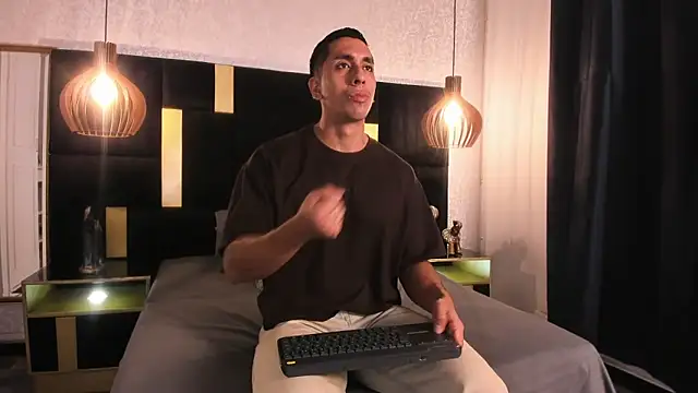 Lucio  Fox online show from May 2, 11:48 am