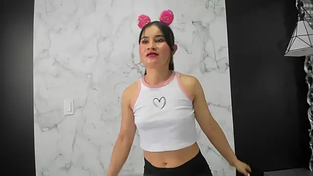 naughty milf4u  online show from September 17, 9:27 pm