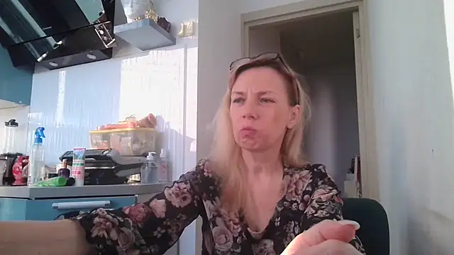 Sweetmurrr online show from June 20, 2:14 am