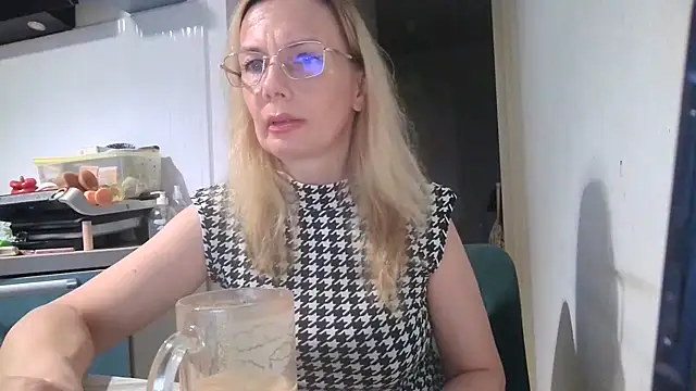 Sweetmurrr online show from July 14, 12:35 am