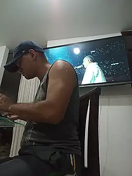 Snapshot of tianito96 chatting on July 7, 12:57 am tianito96 online show from July 7, 12:57 am