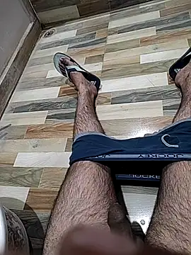 Snapshot of monty935 chatting on November 19, 4:18 pm monty935 online show from November 19, 4:18 pm