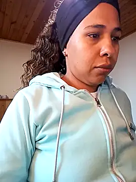 IVONNE COLLINS33 online show from February 9, 10:58 pm