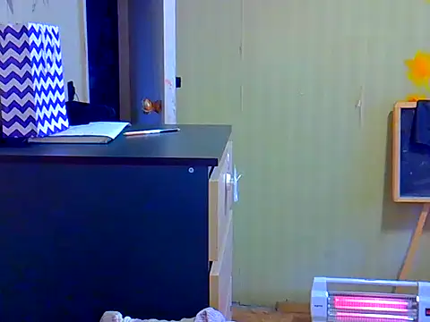 Snapshot of daniella_brun chatting on October 24, 7:49 am daniella brun online show from October 24, 7:49 am