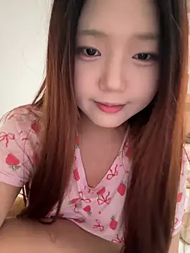 Snapshot of mimi9420 chatting on May 7, 2:44 pm mimi9420 online show from May 7, 2:44 pm
