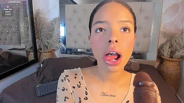 Luna Tylor online show from November 13, 3:38 am