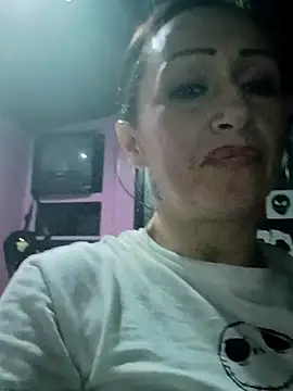 Snapshot of Dirtywhitebitch5150 chatting on November 29, 8:39 am Dirtywhitebitch5150 online show from November 29, 8:39 am