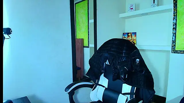 Snapshot of greiccy_20 chatting on November 16, 4:18 am greiccy 20 online show from November 16, 4:18 am