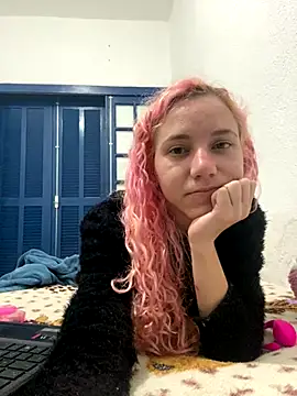 Snapshot of Bruna551 chatting on September 9, 4:34 am Bruna551 online show from September 9, 4:34 am