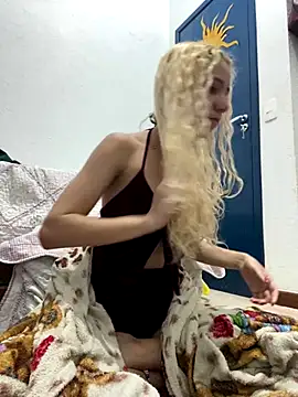 Snapshot of Bruna551 chatting on November 18, 3:34 am Bruna551 online show from November 18, 3:34 am