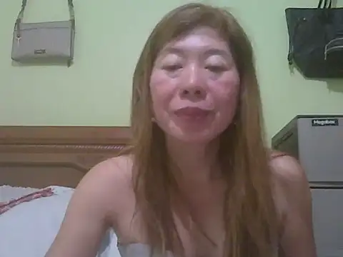 Sexyjenny4u online show from April 7, 5:52 am