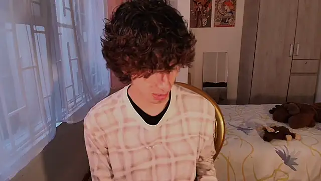 Nude Boy18 online show from November 7, 10:10 pm