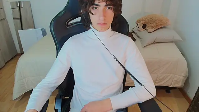 Nude Boy18 online show from February 19, 3:24 am