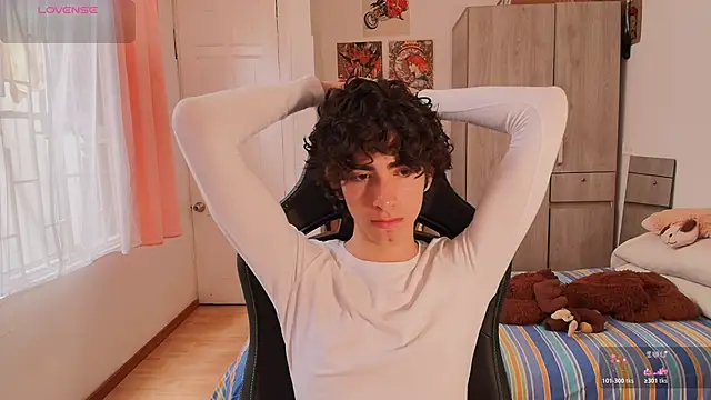 Snapshot of Nude_Boy18 chatting on May 5, 7:00 pm Nude Boy18 online show from May 5, 7:00 pm