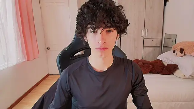 Snapshot of Nude_Boy18 chatting on May 17, 8:05 pm Nude Boy18 online show from May 17, 8:05 pm