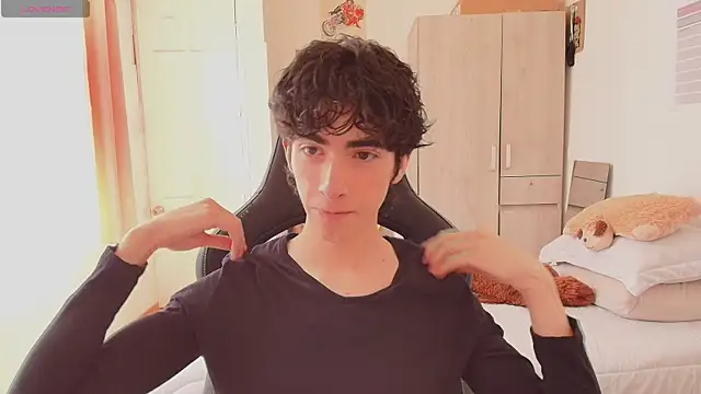Snapshot of Nude_Boy18 chatting on May 27, 5:43 pm Nude Boy18 online show from May 27, 5:43 pm