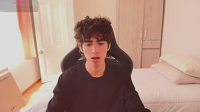 Snapshot of Nude_Boy18 chatting on June 3, 6:24 pm Nude Boy18 online show from June 3, 6:24 pm