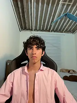 Snapshot of Nude_Boy18 chatting on June 10, 5:28 am Nude Boy18 online show from June 10, 5:28 am