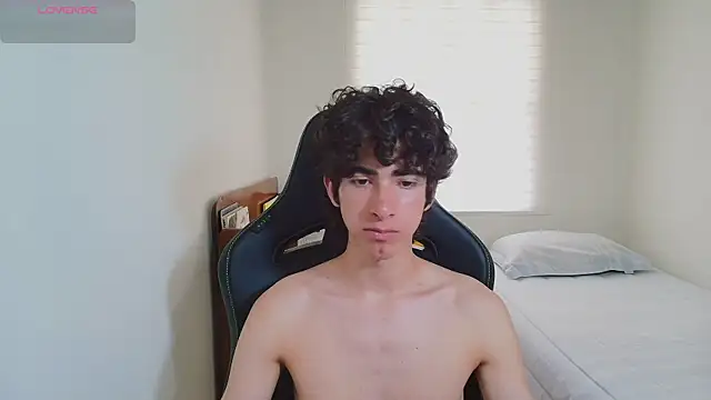 Snapshot of Nude_Boy18 chatting on June 11, 9:46 pm Nude Boy18 online show from June 11, 9:46 pm