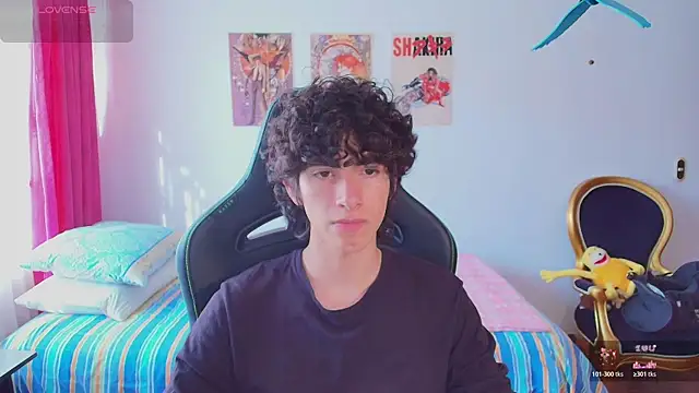 Snapshot of Nude_Boy18 chatting on July 27, 9:33 pm Nude Boy18 online show from July 27, 9:33 pm