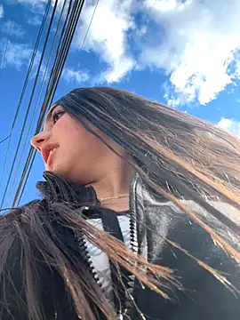 Dulce 1408 online show from November 17, 9:09 pm