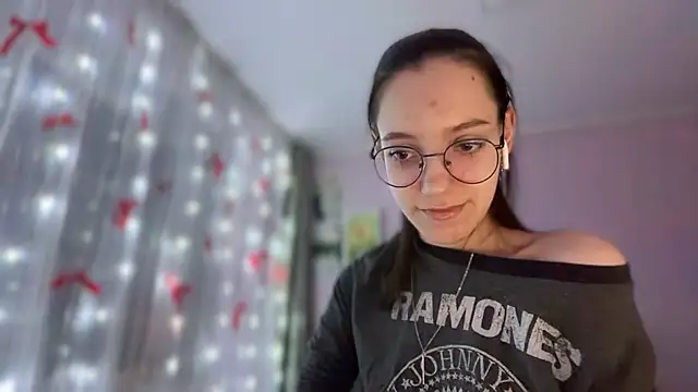 Snapshot of Vietero chatting on March 31, 10:21 pm Vietero online show from March 31, 10:21 pm