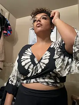 Snapshot of allybluee777 chatting on November 20, 4:56 am allybluee777 online show from November 20, 4:56 am