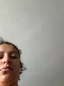 Snapshot of allybluee777 chatting on January 6, 5:05 pm allybluee777 online show from January 6, 5:05 pm