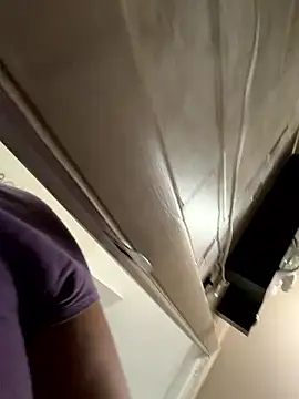 Snapshot of allybluee777 chatting on January 8, 5:15 pm allybluee777 online show from January 8, 5:15 pm