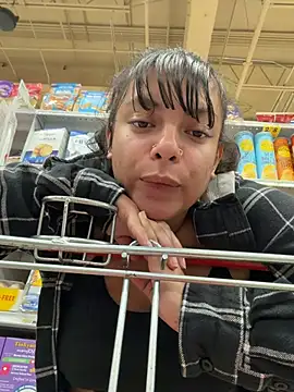 Snapshot of allybluee777 chatting on February 13, 1:34 am allybluee777 online show from February 13, 1:34 am