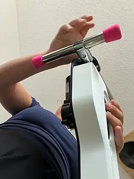 Snapshot of allybluee777 chatting on March 1, 5:59 pm allybluee777 online show from March 1, 5:59 pm