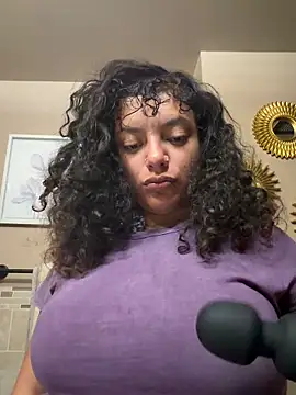 Snapshot of allybluee777 chatting on March 4, 8:53 am allybluee777 online show from March 4, 8:53 am