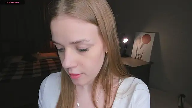 OdellaFrake online show from November 16, 7:30 pm