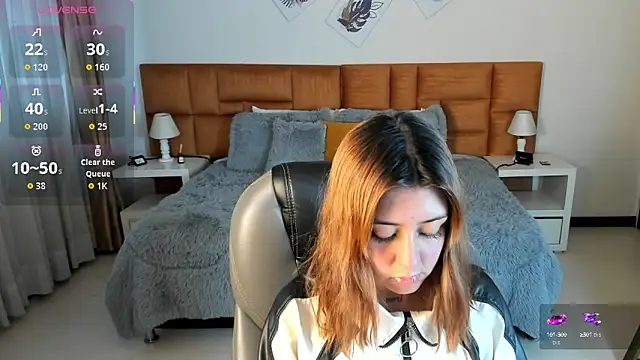 Snapshot of Catti_Brie chatting on October 14, 12:06 pm Catti Brie online show from October 14, 12:06 pm