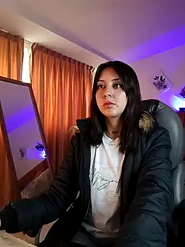 Snapshot of Catti_Brie chatting on November 29, 12:30 pm Catti Brie online show from November 29, 12:30 pm