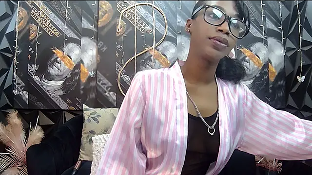 Lilmisbaddyxxx online show from September 28, 7:41 pm
