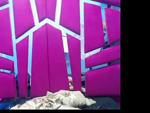 Snapshot of Kataleya_Luck chatting on November 4, 3:27 am Kataleya Luck online show from November 4, 3:27 am