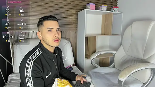 Snapshot of Axel_grey_ chatting on October 19, 1:01 pm Axel grey online show from October 19, 1:01 pm