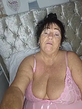 Snapshot of Angeldelightt chatting on November 13, 4:28 pm Angeldelightt online show from November 13, 4:28 pm