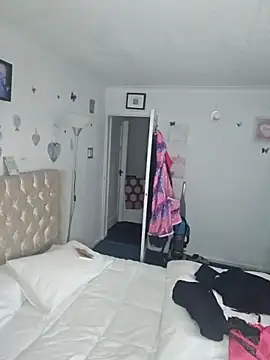 Snapshot of Angeldelightt chatting on December 4, 3:32 pm Angeldelightt online show from December 4, 3:32 pm