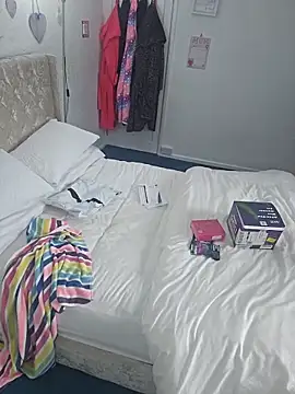 Angeldelightt online show from December 20, 1:29 pm