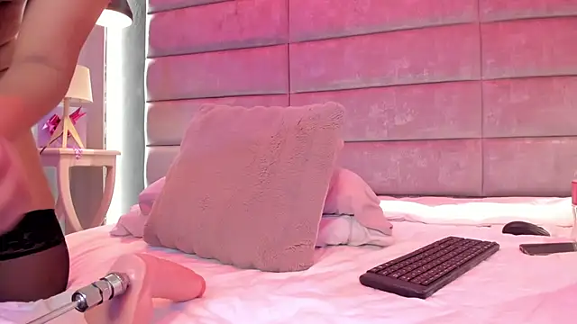 SophiieEvanss online show from November 9, 5:17 am