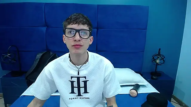 Jheampiiero online show from September 11, 1:44 pm