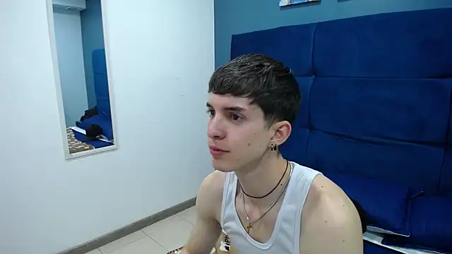 Jheampiiero online show from October 18, 1:23 pm