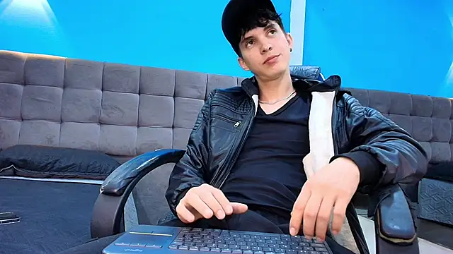 Snapshot of Jheampiiero chatting on May 20, 2:12 pm Jheampiiero online show from May 20, 2:12 pm