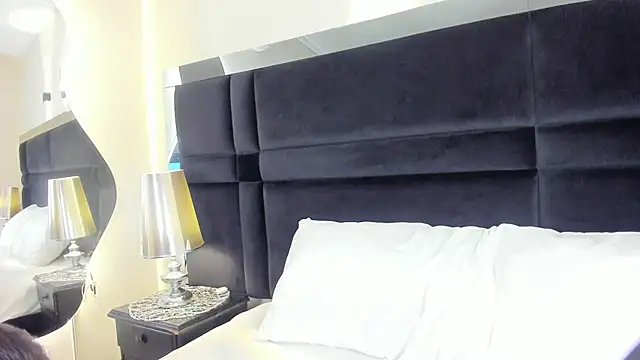 Snapshot of CarolineLee_ chatting on June 18, 10:36 pm CarolineLee online show from June 18, 10:36 pm