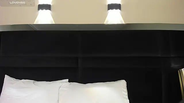 Snapshot of CarolineLee_ chatting on July 17, 10:36 pm CarolineLee online show from July 17, 10:36 pm