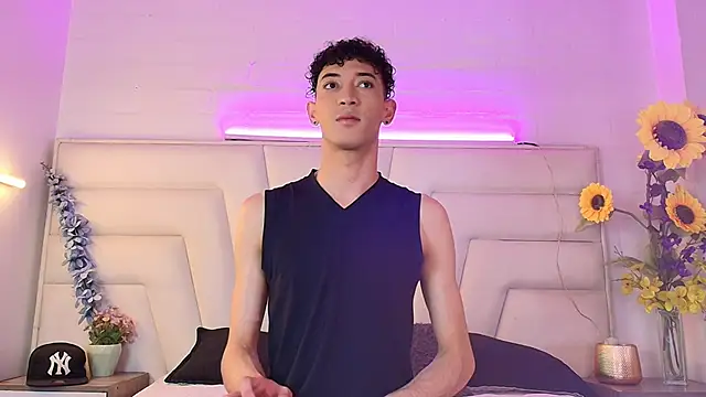 Snapshot of Ashton_Myers chatting on October 29, 7:48 pm Ashton Myers online show from October 29, 7:48 pm